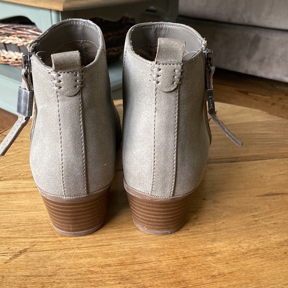 Sam Edelman Bootie, 9.5 - Picture 4 of 7
